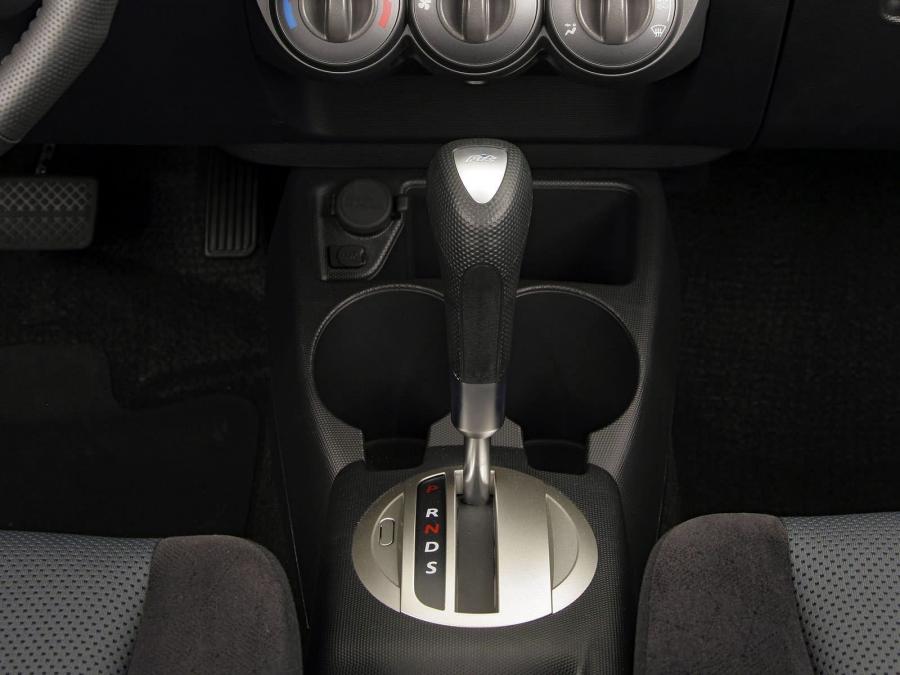  Honda Fit Sport 2006 года  (US) (фото 37 из 118)
